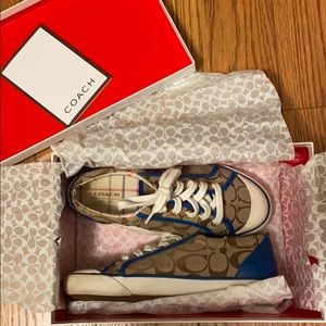 Coach blue accent leather sneaker